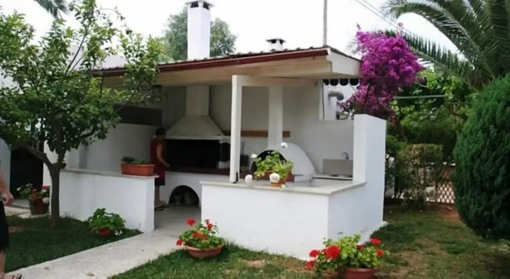 Triton Hotel & Bungalows