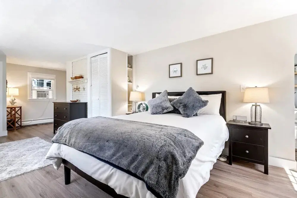 Beachwood Getaway Sleeps 10!