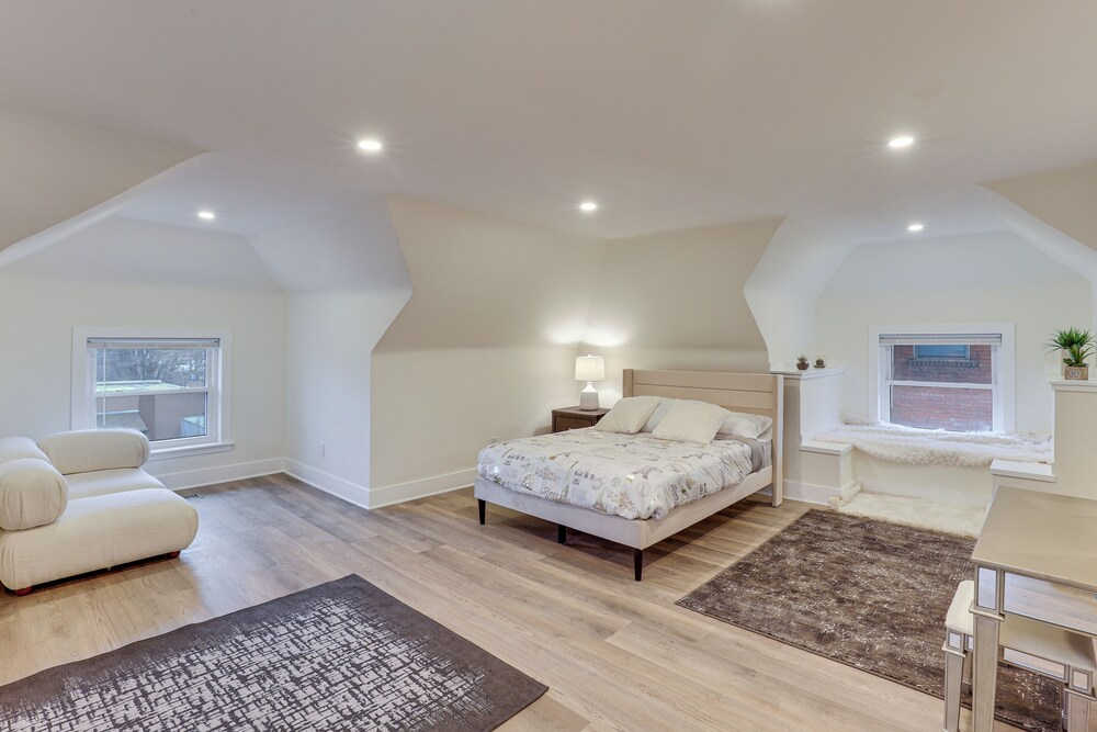Historic Meets Modern! Family Home in Midtown KC