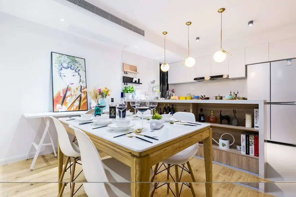 Henry's Apartment- Xujiahui Road