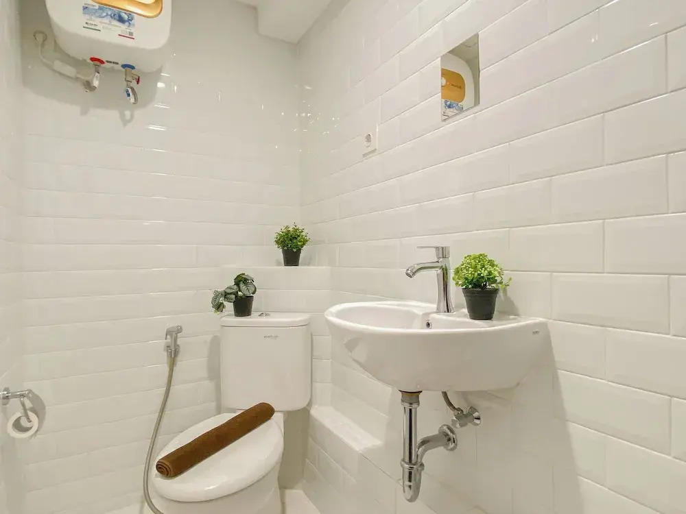 Simple And Modern Studio At Apartment Kingland Avenue