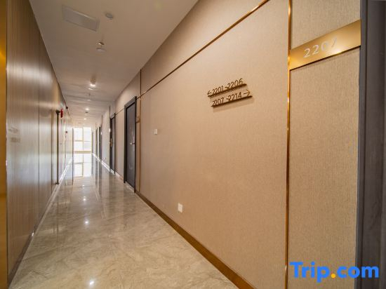 Home Huayi Collection Hotel (Jinan Wanda Plaza Qilu Software Park)