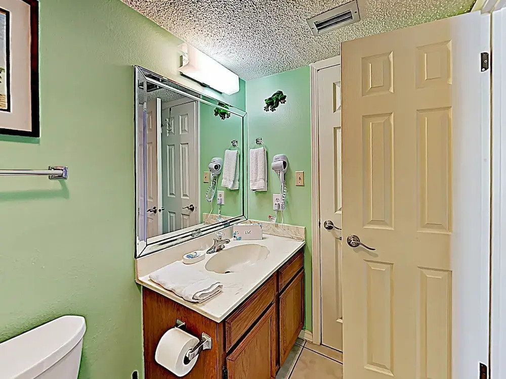 New Listing! Gulf-view All-suite Bliss W/ Pools 3 Bedroom Condo