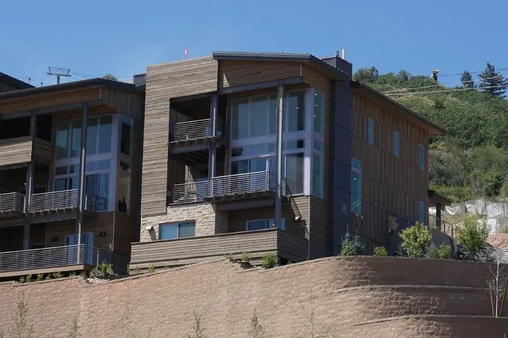 Huge & Newly Constructed 5br/5ba -private Hot Tub! 5 Bedroom Condo by RedAwning