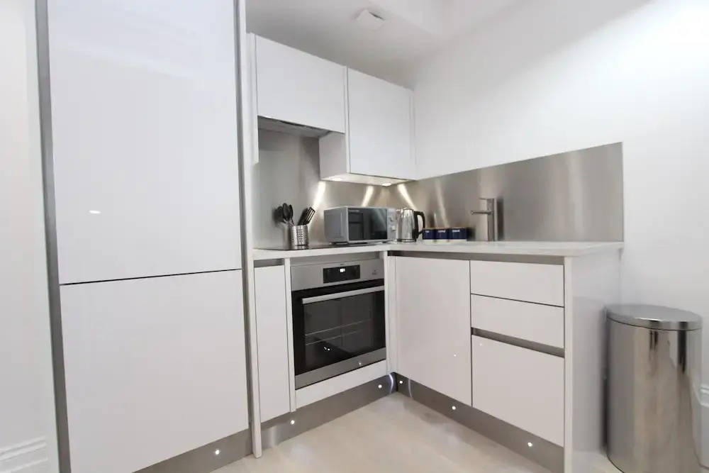 1 Kings Road Executive Studio Apartment