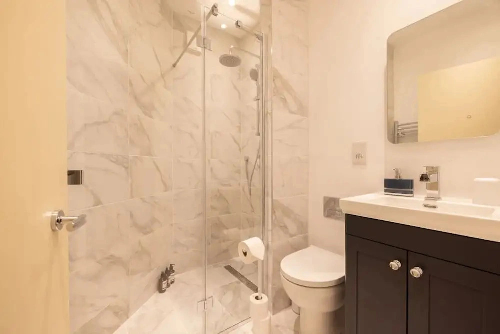 London Hues 2 Bedroom Apartment