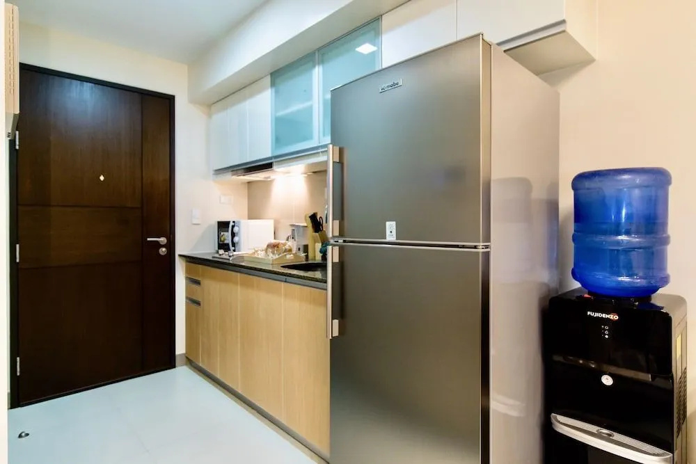 One Uptown Opposite of grandhyatt hotel manila Taguig city