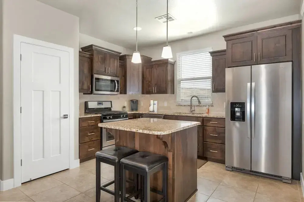 Park View Place 3 Bedroom Home by RedAwning