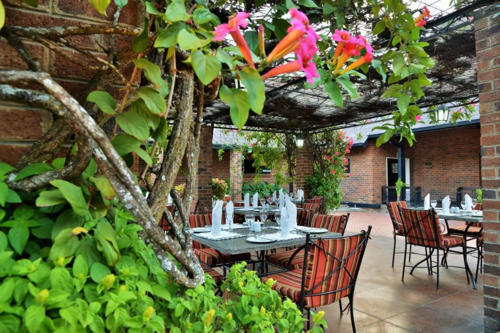 Cresta Churchill Hotel