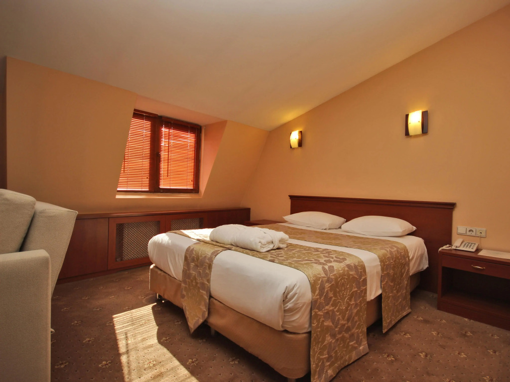 Golden Siyav Hotel