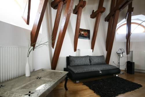 Apartment Attic Kozi