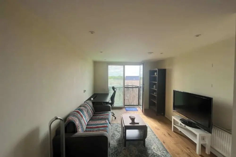Modern 1BD Flat - 5 min Walk to Battersea Park!