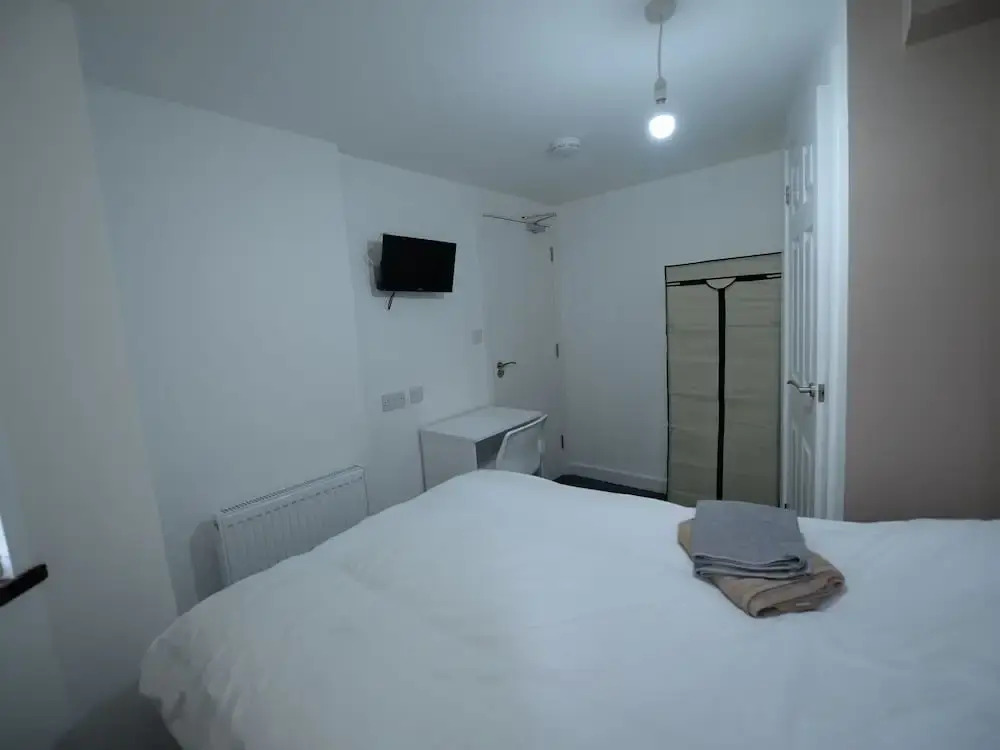 Elegant Holiday Home in Coventry near Lake View Park