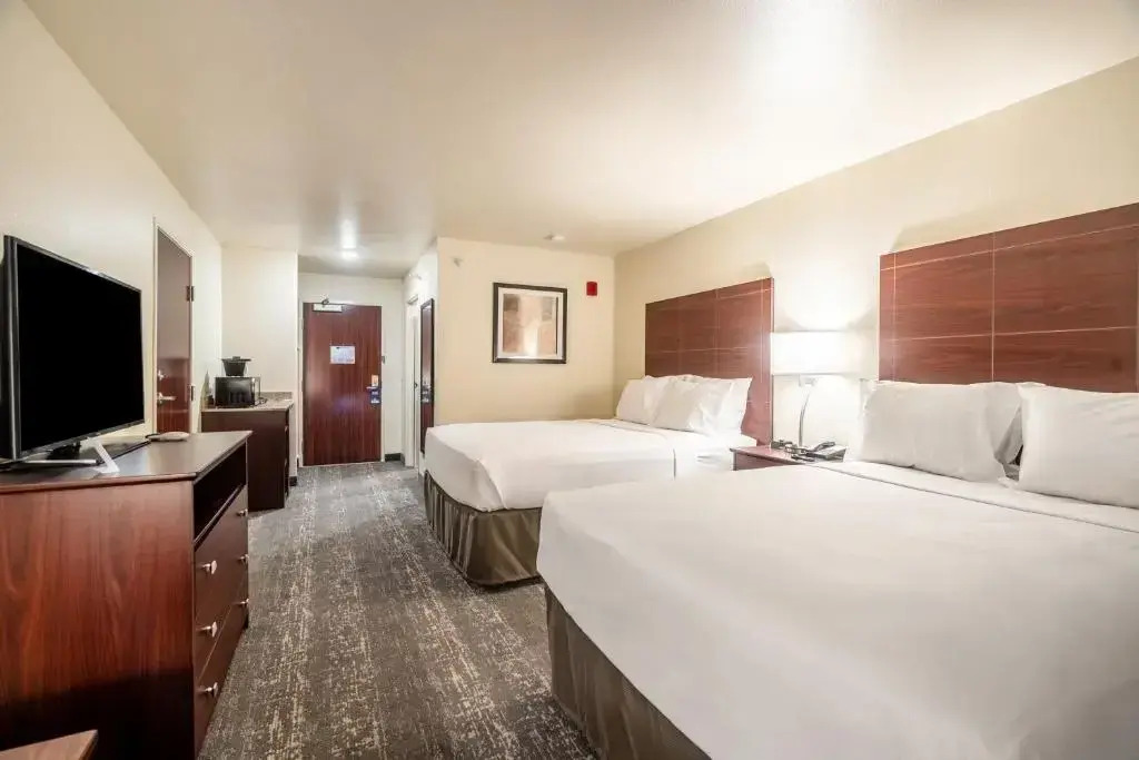 Cobblestone Inn & Suites - Pine Bluffs