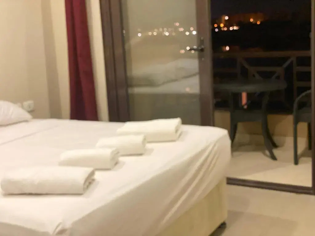 Unique 4-rooms villa w/private pool, beach & dock.