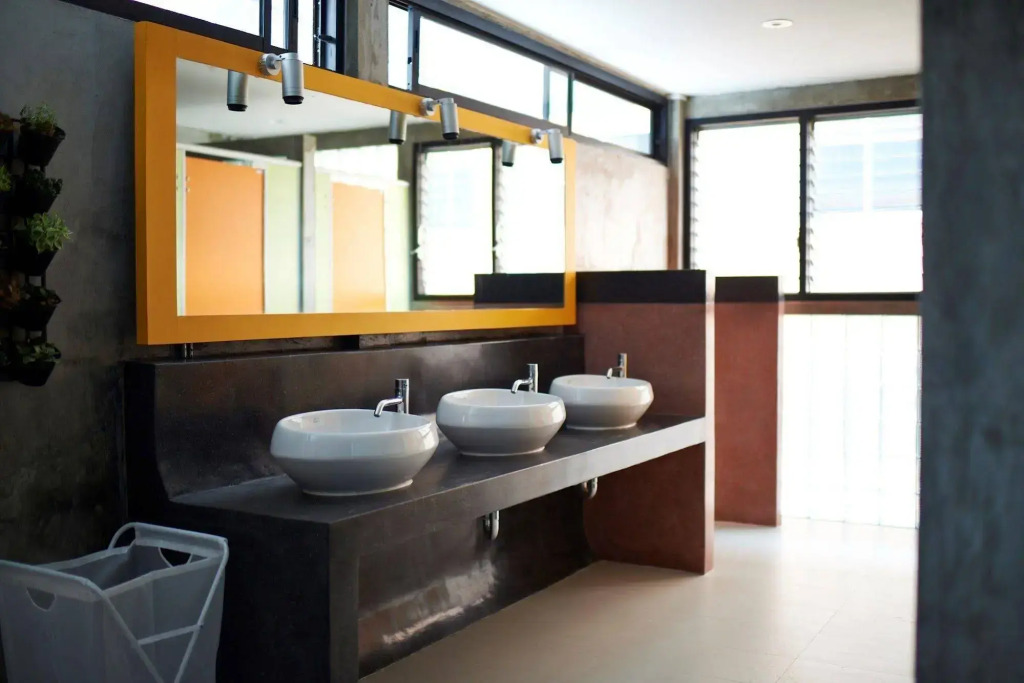 Collection O Jasaen Stylish Unique Hotel
