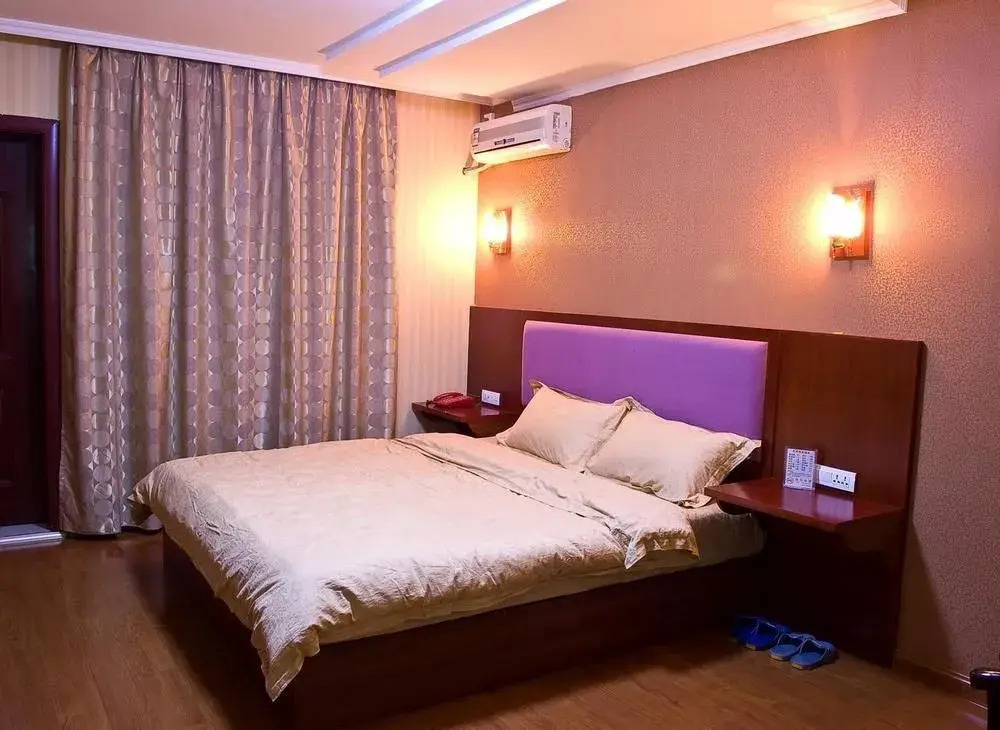 Yueliangwan Hotel