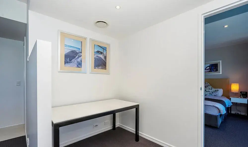 Pelicanstay Surfer Paradise Condo Hotel