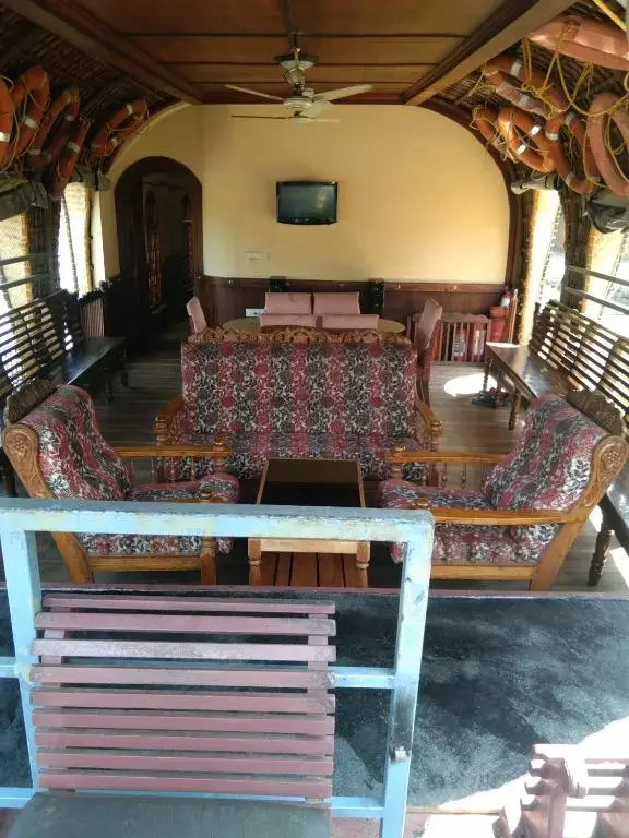 Royal Riviera houseboats