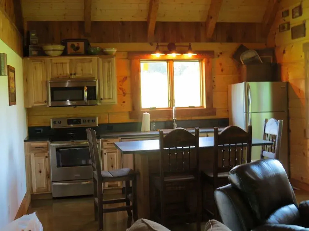 Southern Comfort Lakeside Cabin Resort