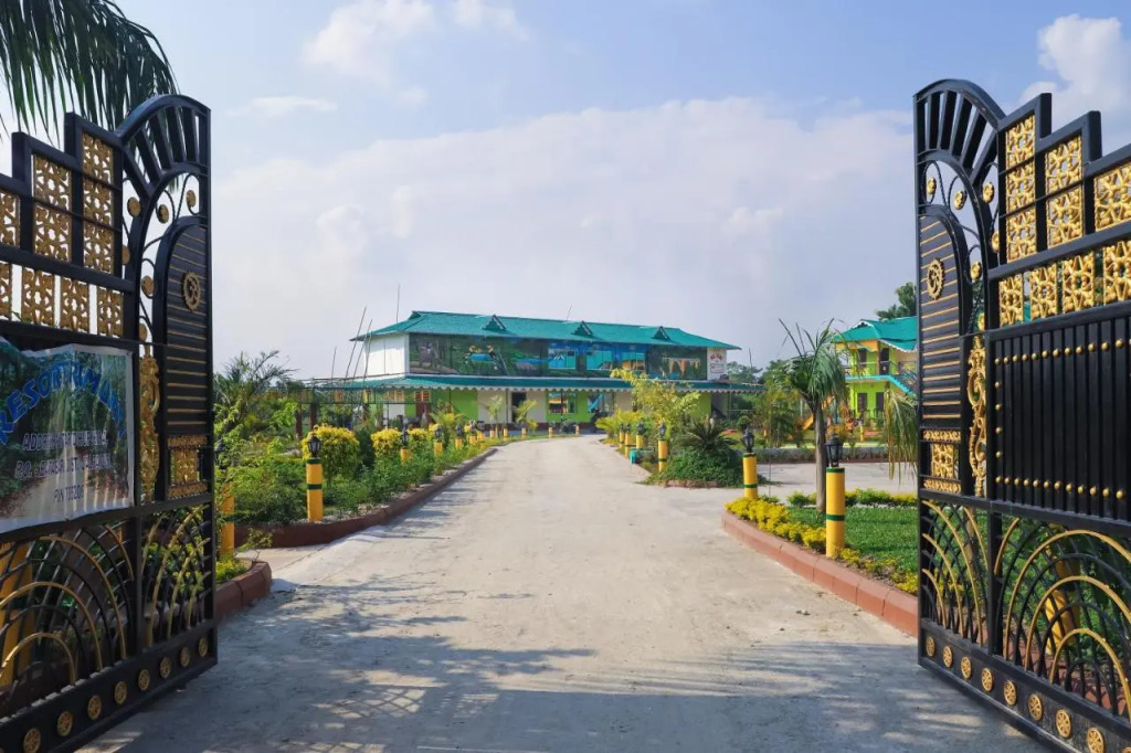 Resort Trimurti