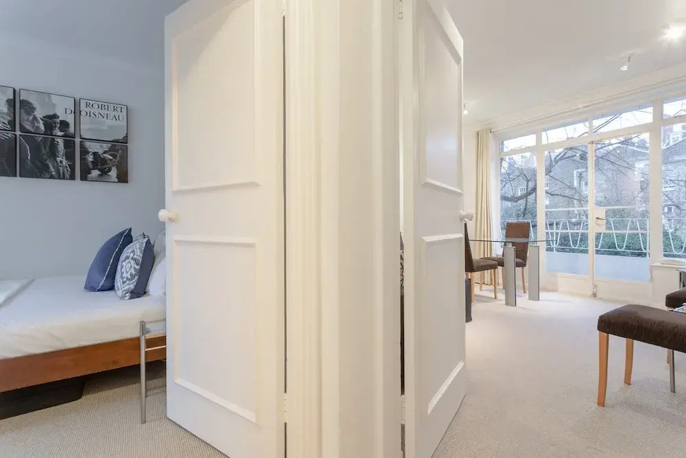 2 Bedroom Flat With Balcony In Chelsea