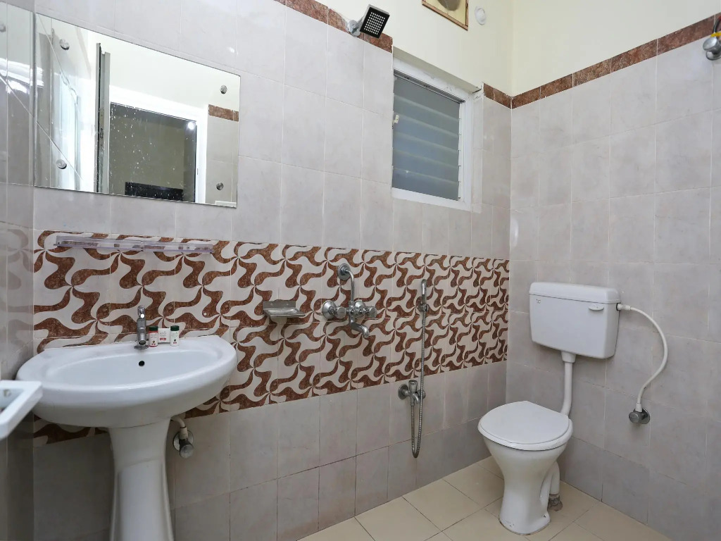 OYO 9548 Hotel Regent
