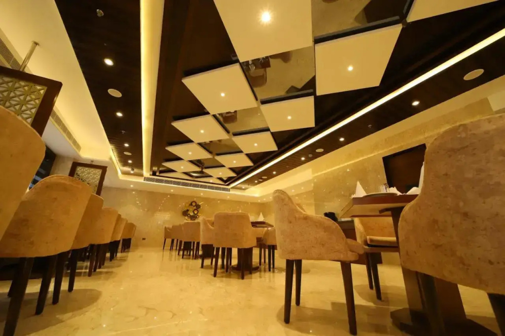 Hotel DVIJ INN
