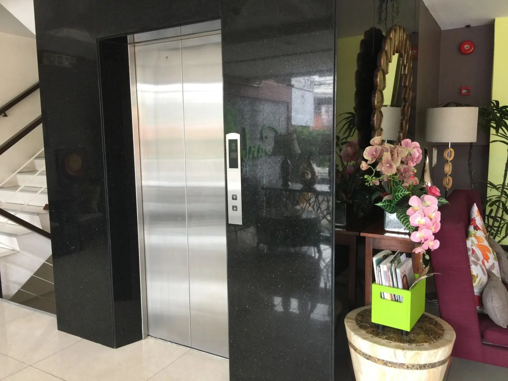 Canberry Hotel