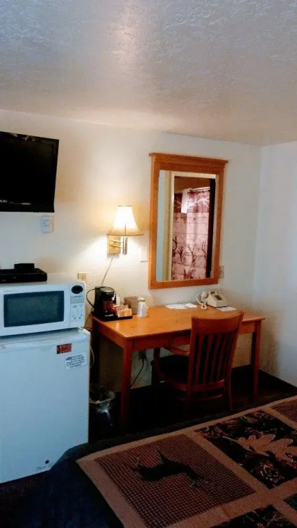 Falls Motel