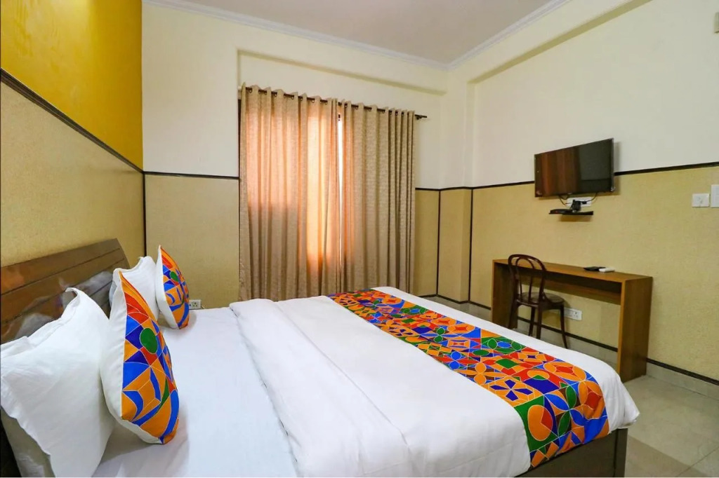 FabHotel Elite Peak