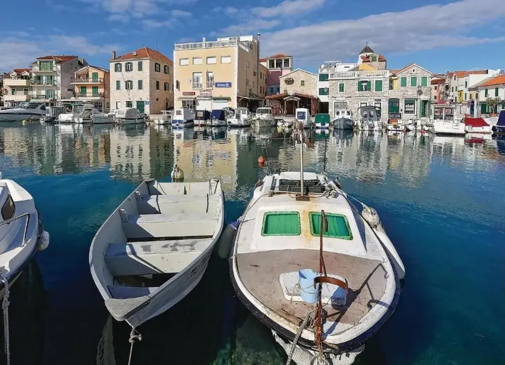 This Pleasant Holiday Home is an Ideal Starting Point to Explore Dalmatia