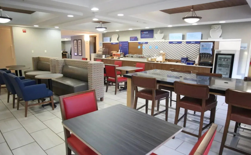 Holiday Inn Express Hotel & Suites Claypool Hill -Richlands Area by IHG