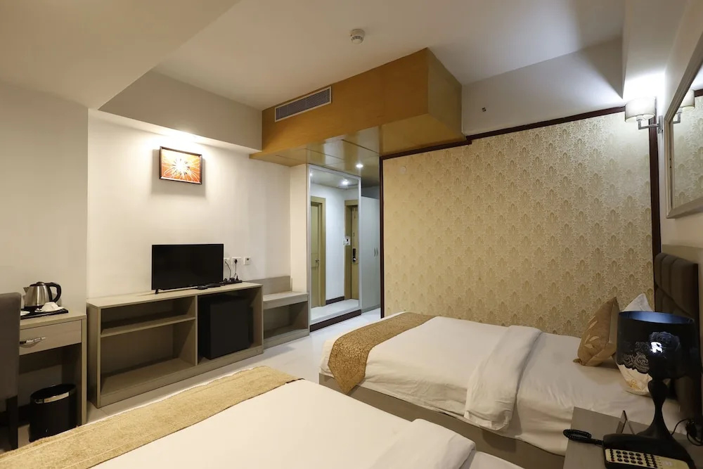 Aristocrat Hotel, New Town, Kolkata