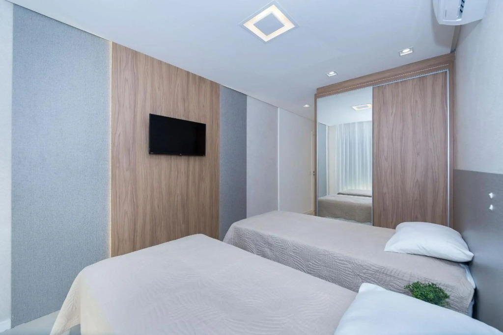 Puntarenas 205 - Excelente apartamento 2 suítes - Finamente mobiliado e decorado - À poucos metros da praia