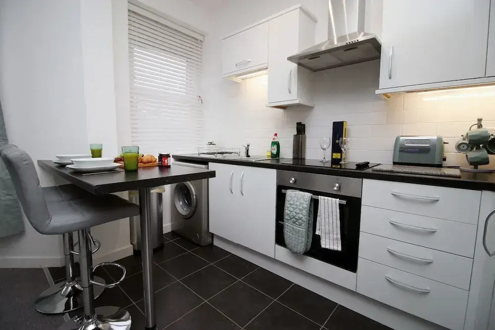Dyzyn Living - City View City Center 5 Mins From Train Station