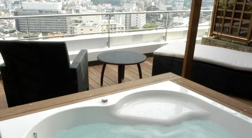 Atami Season Hotel