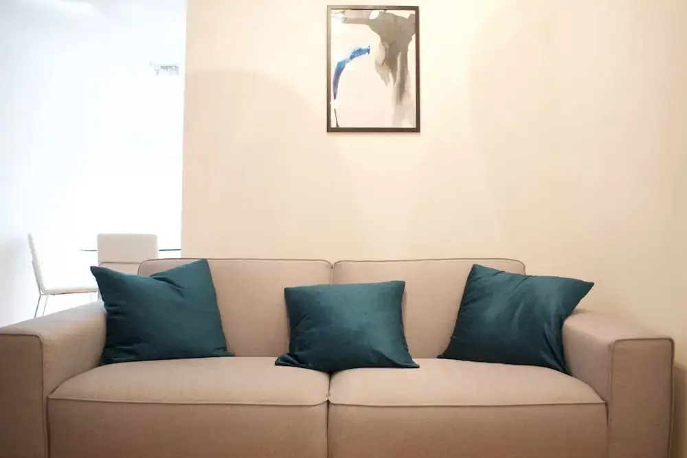 Newly Refurbished 2 Bedroom Bermondsey House
