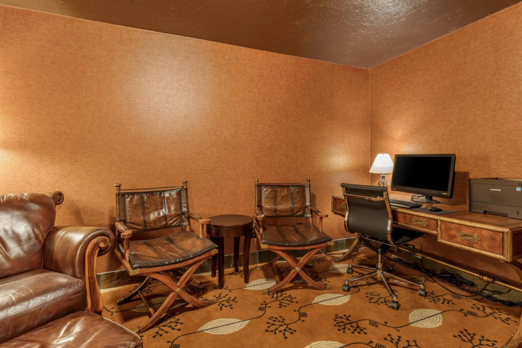 Lloyd Hotel Astoria Bayfront, an Ascend Collection Hotel