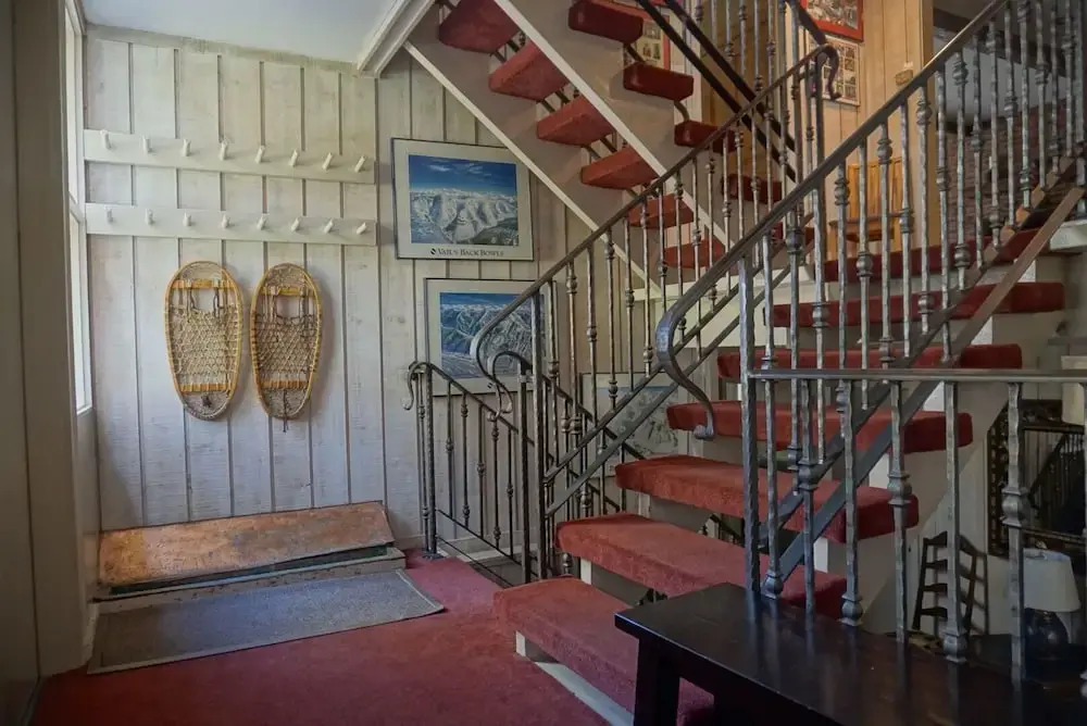 992 Ptarmigan Rd 6 Bedroom Home