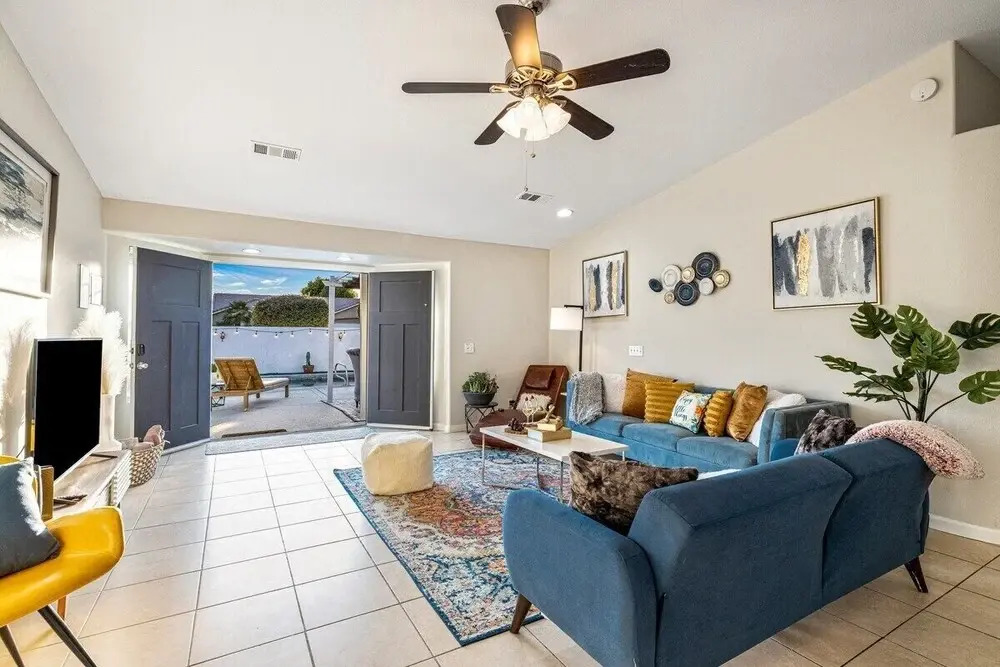Relaxing 4BR Retreat w/ Refreshing Pool