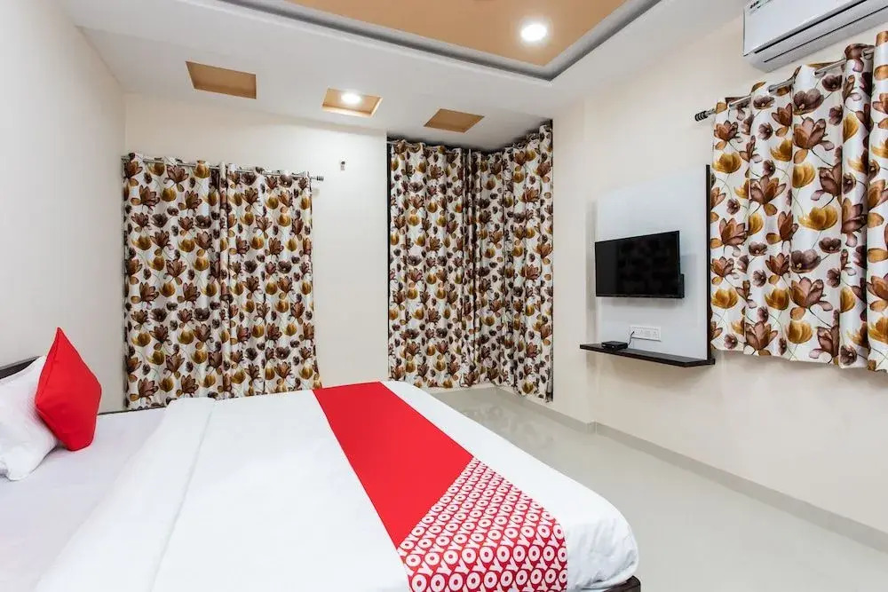 OYO 26905 Hotel Aalishan