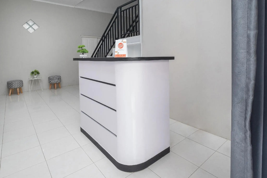 OYO 2727 Nareswari Guest House