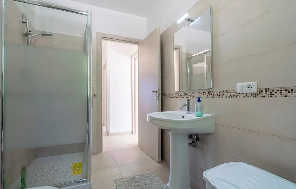 Beautiful Home in Farindola With Wifi and 2 Bedrooms