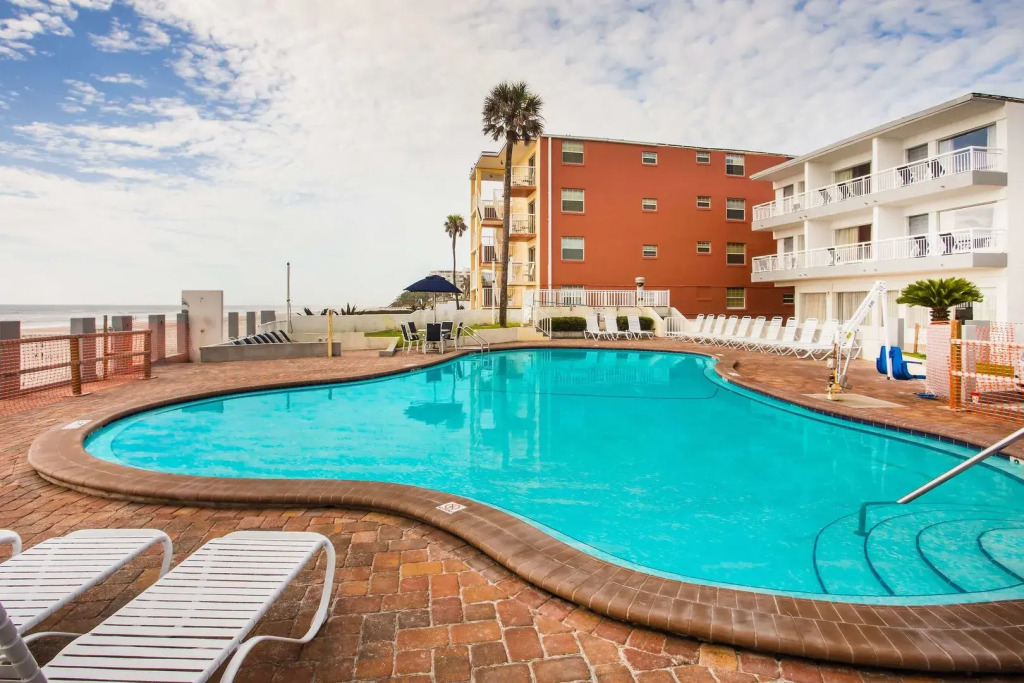 Arya Blu Inn and Suites
