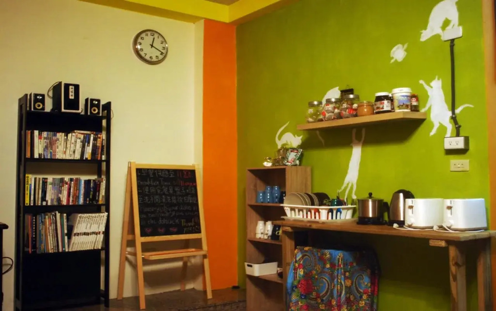 Dulan The Travel Bug Bistro Inn