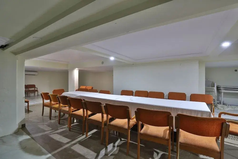 OYO 43699 Hotel Aditi