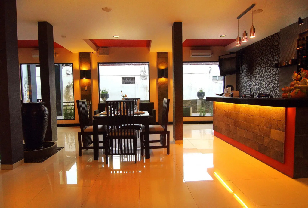 Puri Chorus Hotel