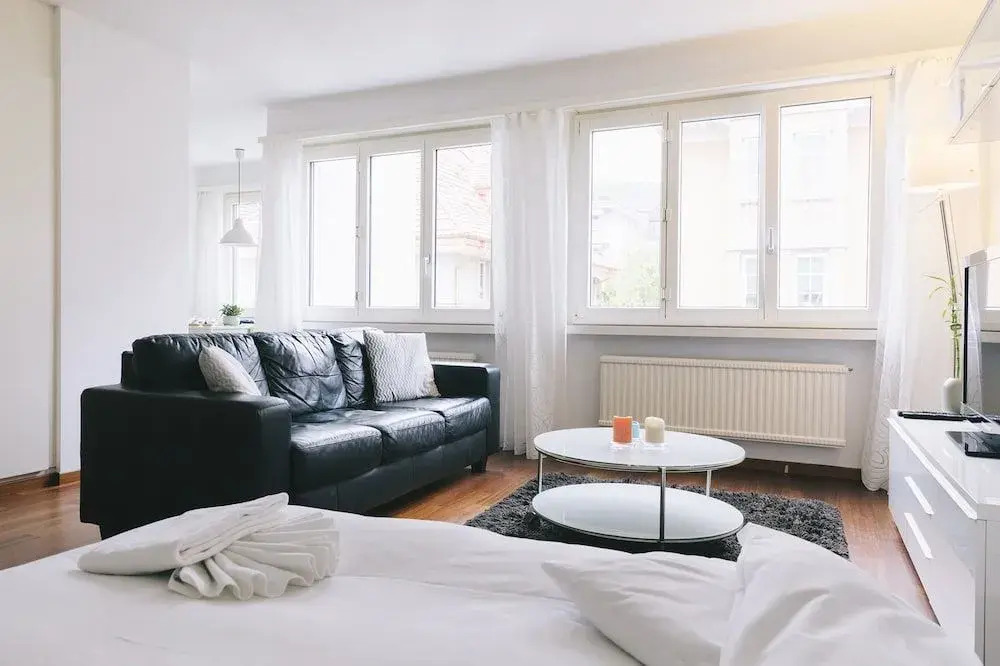 Bright furnished apartment with POCKET WIFI