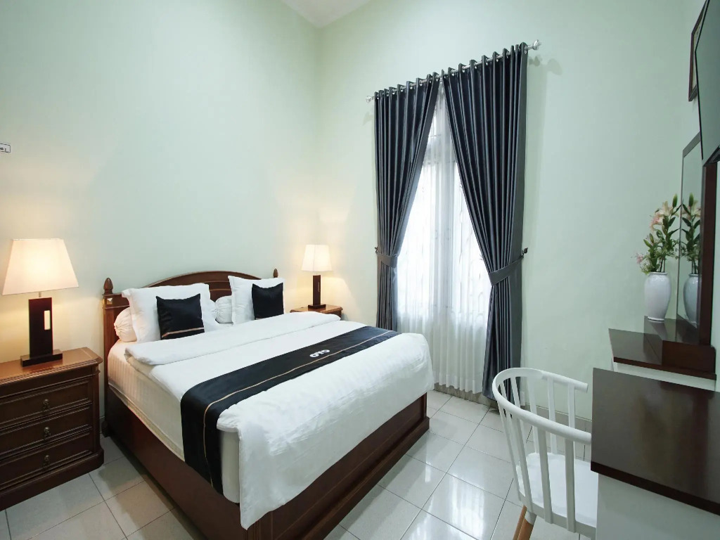 Just 11 Boutique Syariah Mitra RedDoorz near UGM Yogyakarta